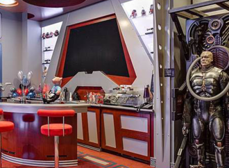 La lujosa mansión inspirada en Star Trek se vende por una fortuna, pero nadie la quiere.